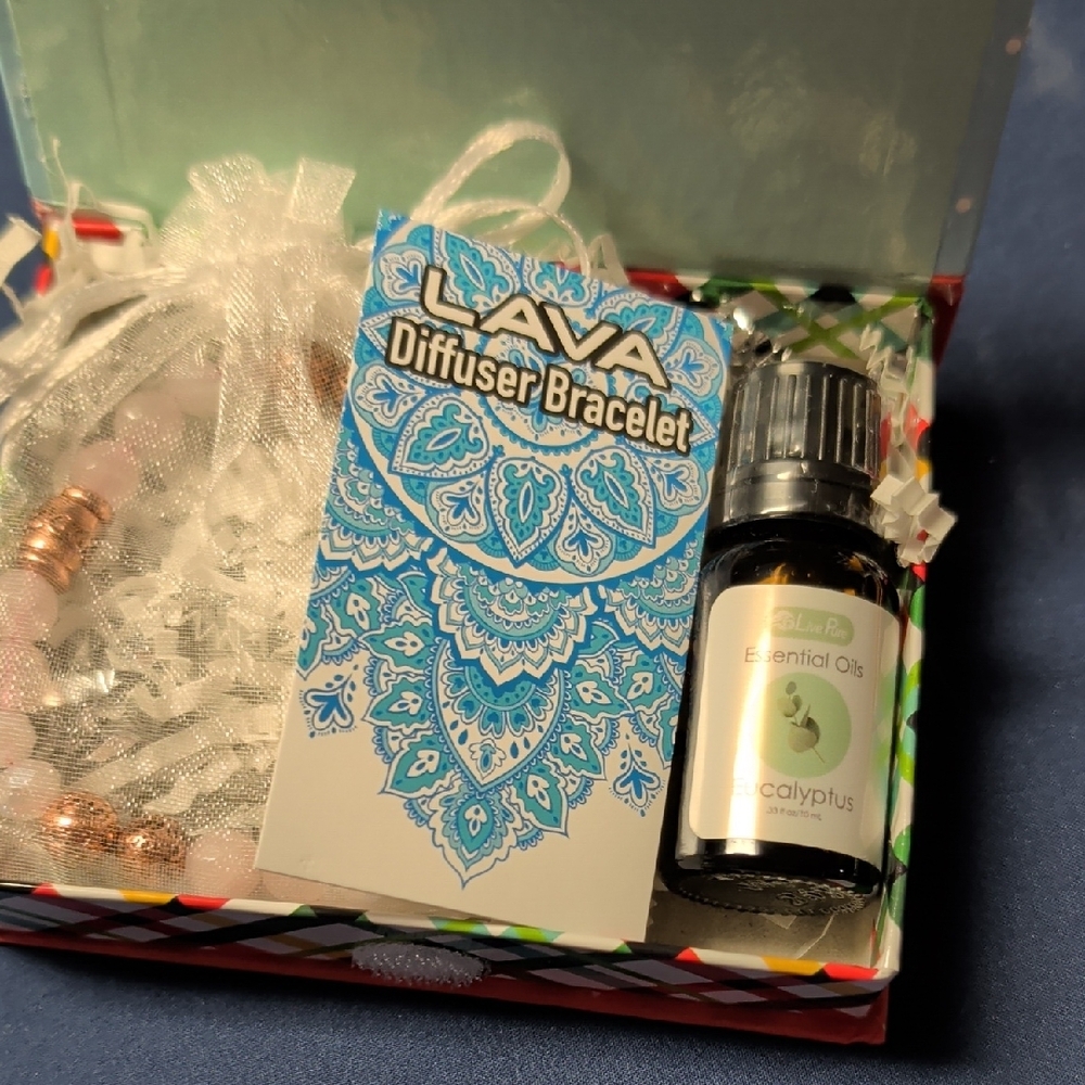 Rose Gold Love & Friendship  Diffuser Bracelet - Picture 10 of 10